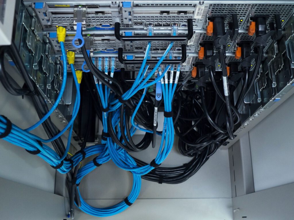LANケーブル敷設工事の具体的な写真